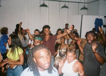 How girls drug and blackmail boys using sex tapes